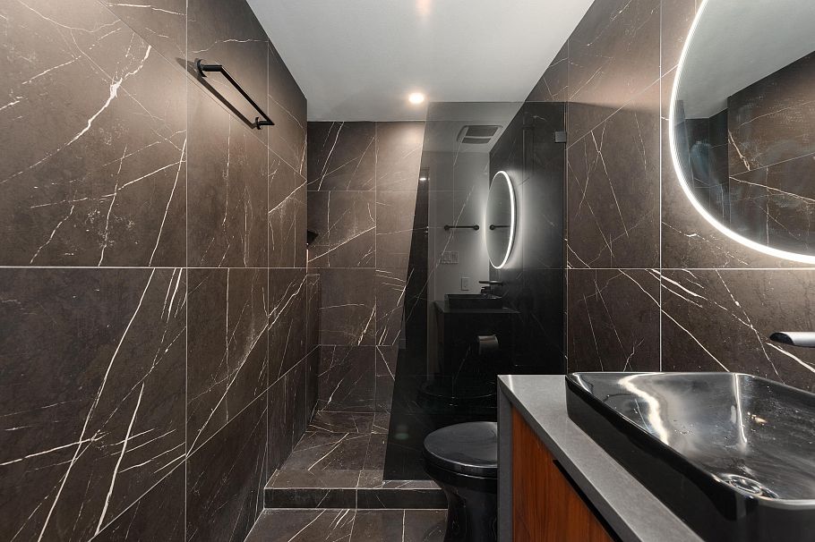 303 988 Richards Street Vancouver, BC - 14