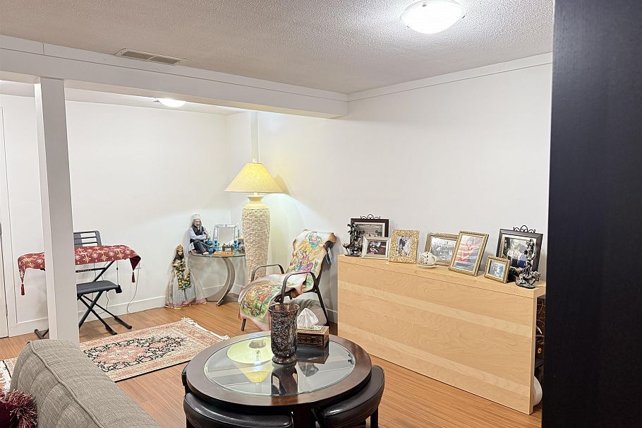 1147 Montroyal Boulevard North Vancouver, BC - 24