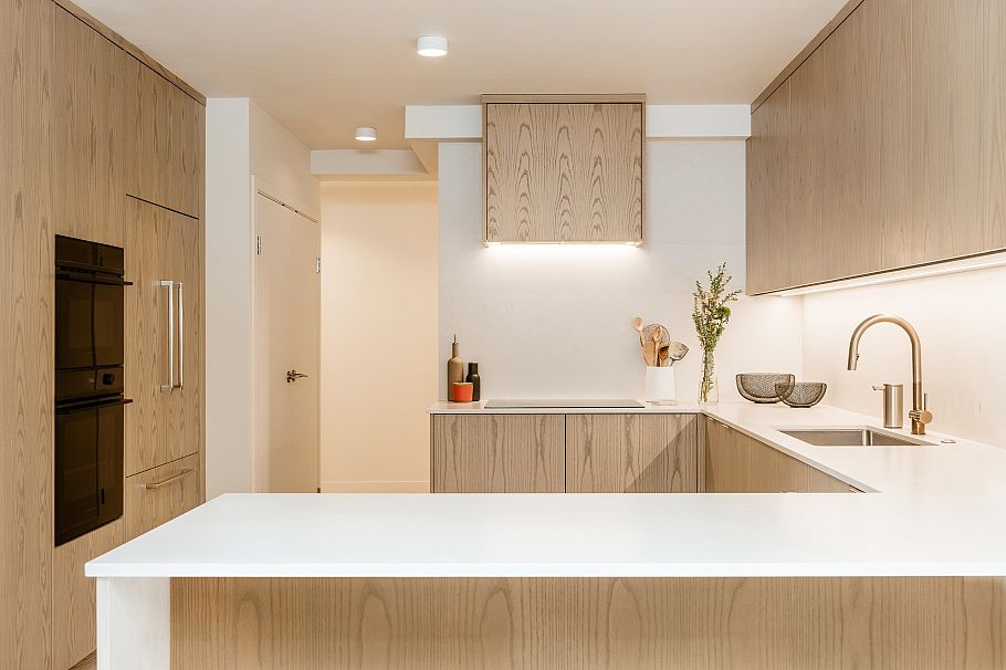 102 2140 Briar Avenue Vancouver, BC - 9