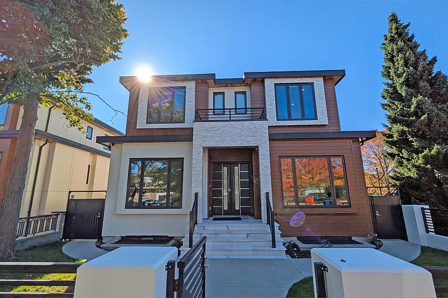 108 E 51st Avenue Vancouver, BC - 1