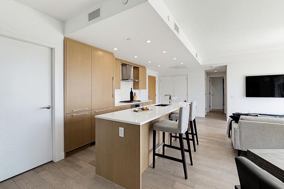 409 3220 Connaught Crescent North Vancouver, BC - 10