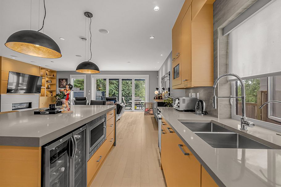 1033 Prospect Avenue North Vancouver, BC - 14