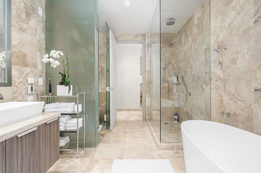 202 181 Athletes Way Vancouver, BC - 24
