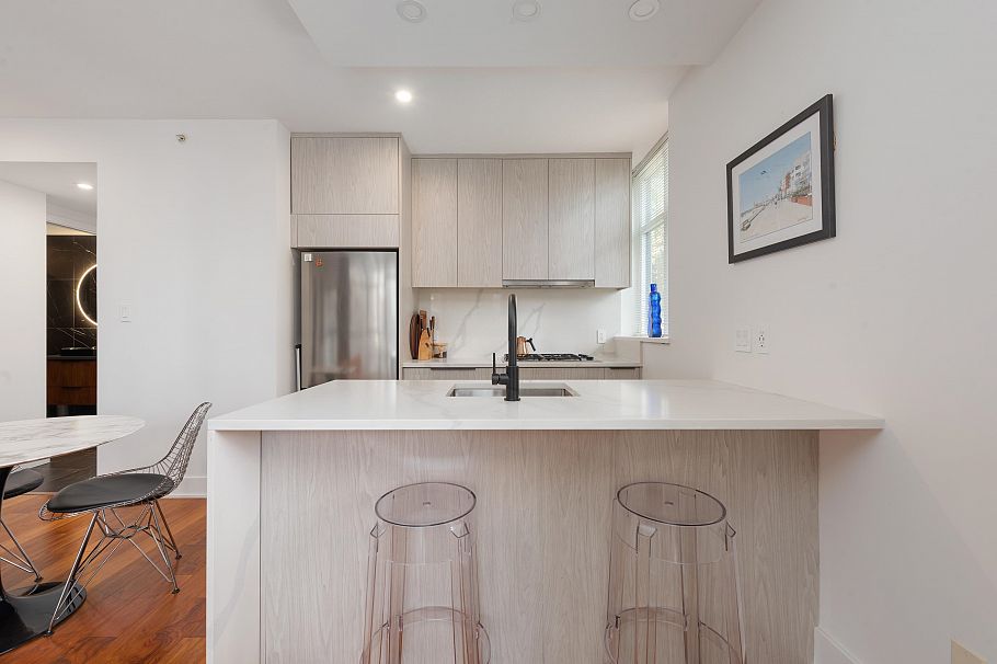 303 988 Richards Street Vancouver, BC - 8