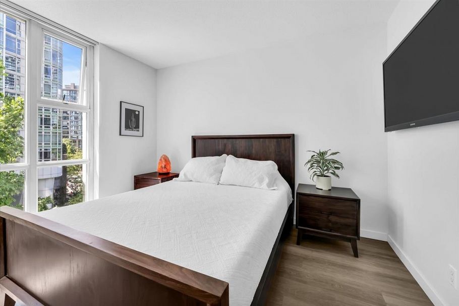 602 193 Aquarius Mews Vancouver, BC - 13