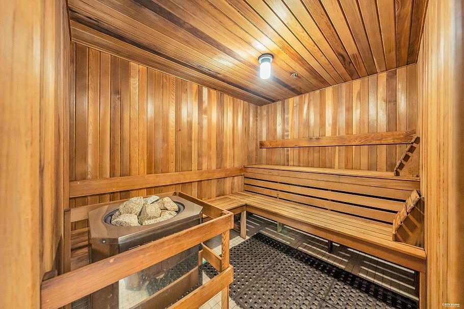 802 160 W Keith Road North Vancouver, BC - 34