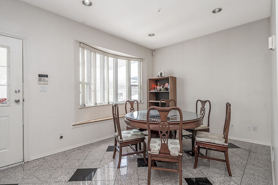 2304 Garden Drive Vancouver, BC - 8
