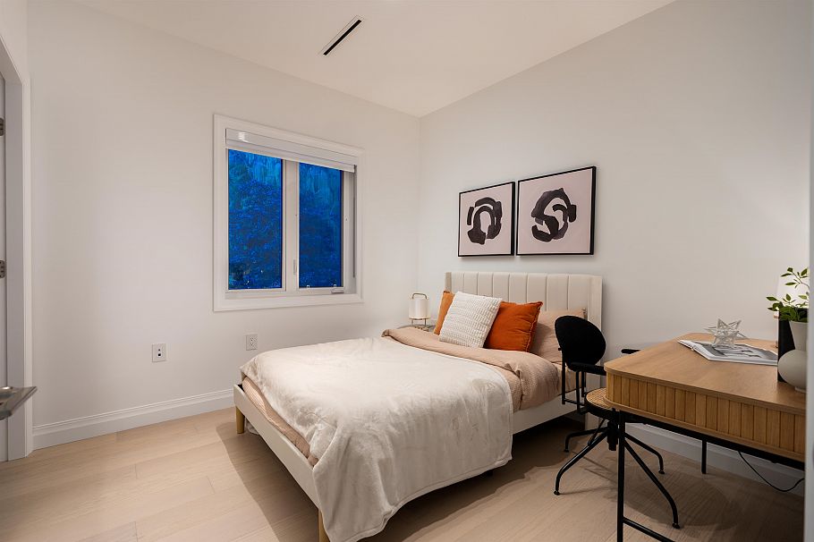 4007 W 19th Avenue Vancouver, BC - 19