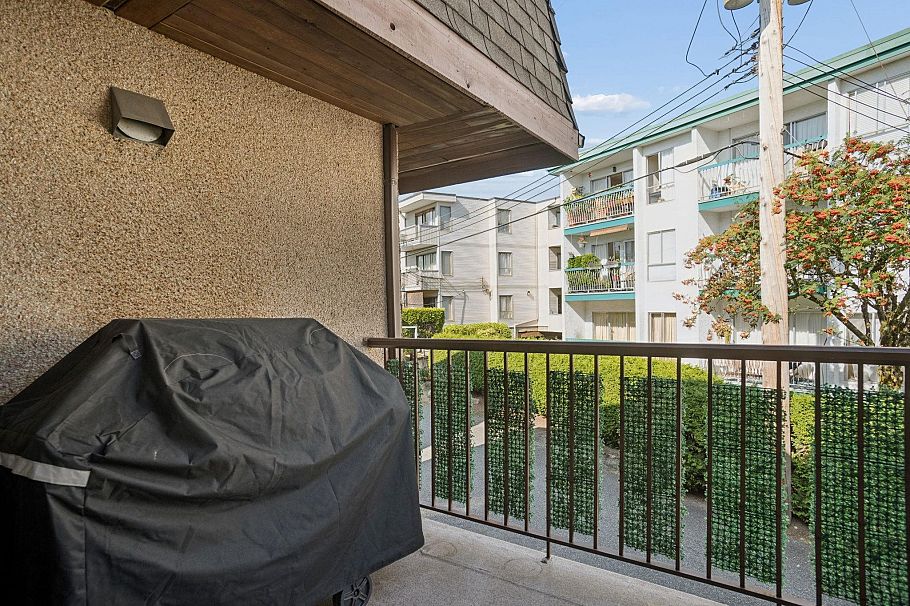 4 220 W 16th Street North Vancouver, BC - 26