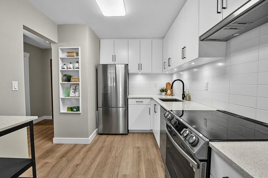 202 1750 Maple Street Vancouver, BC - 22