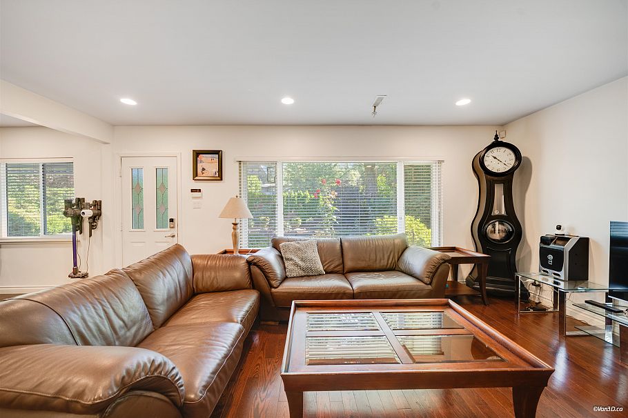 1043 Belvedere Drive North Vancouver, BC - 15