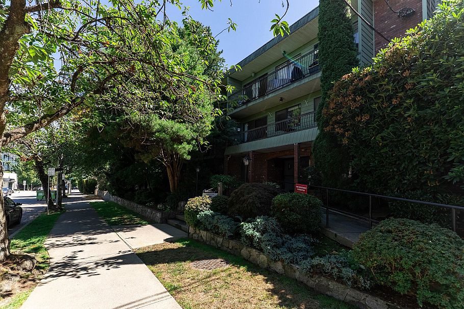 342 1844 W 7th Avenue Vancouver, BC - 1