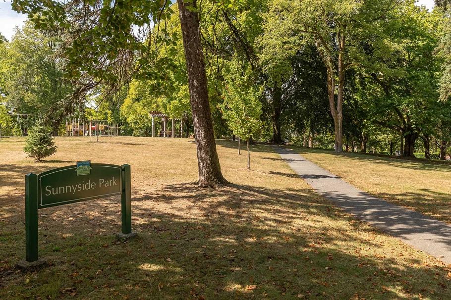 1194 E 18th Avenue Vancouver, BC - 20