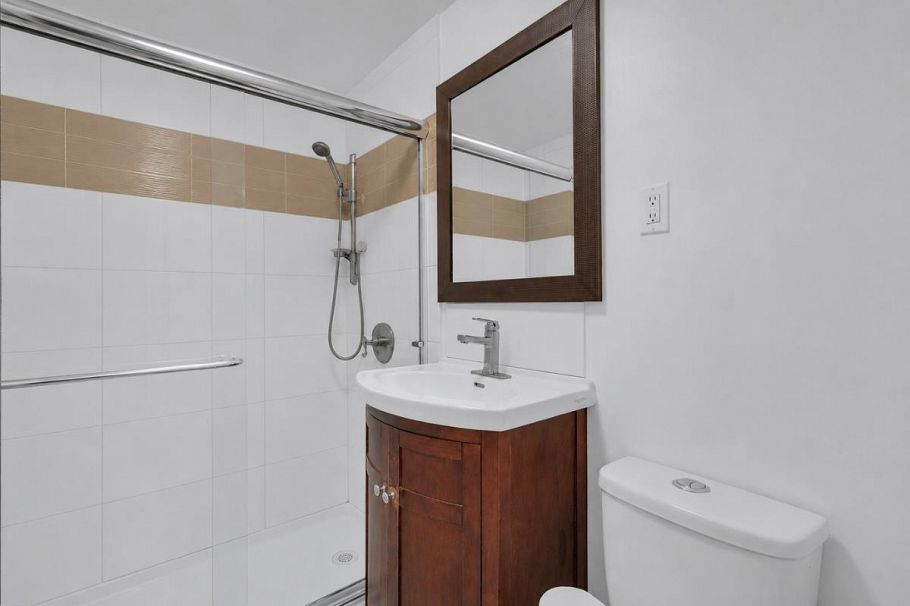 1 1420 Chesterfield Avenue North Vancouver, BC - 10