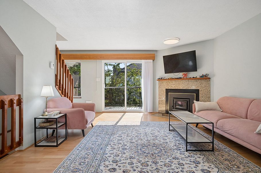 4 220 W 16th Street North Vancouver, BC - 16