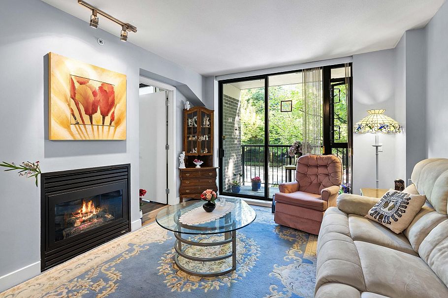 205 175 W 1st Street North Vancouver, BC - 2