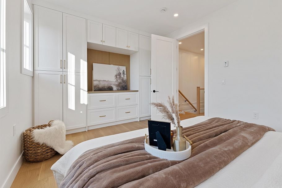 2578 E 4th Avenue Vancouver, BC - 18