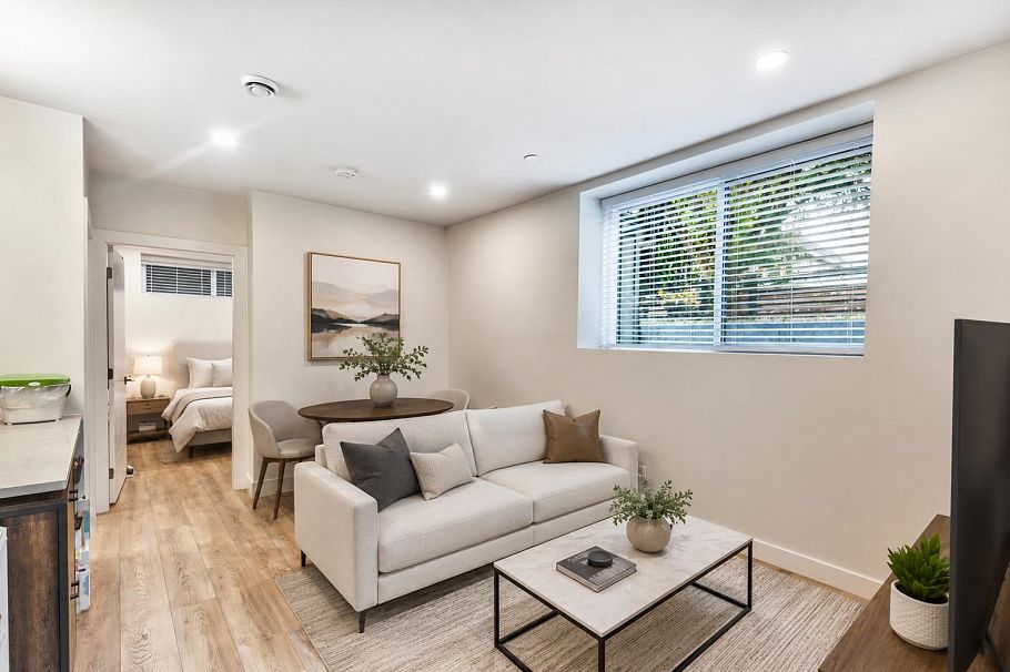 2705 Waverley Avenue Vancouver, BC - 11
