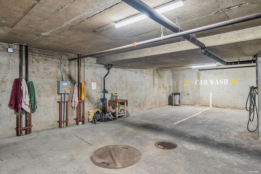 802 160 W Keith Road North Vancouver, BC - 39