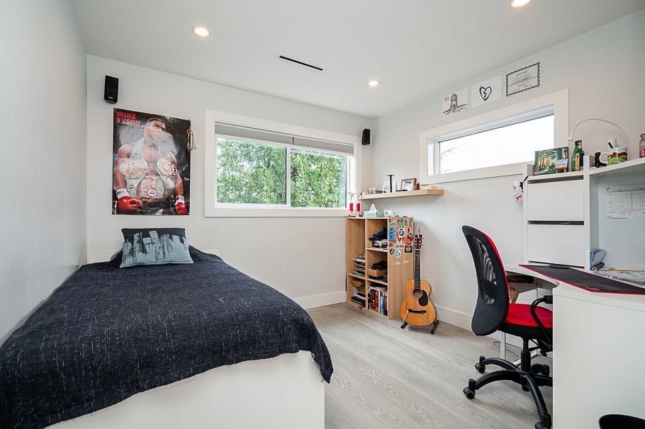 4365 Mountain Highway North Vancouver, BC - 21