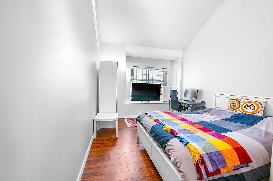 309 125 W 18th Street North Vancouver, BC - 16