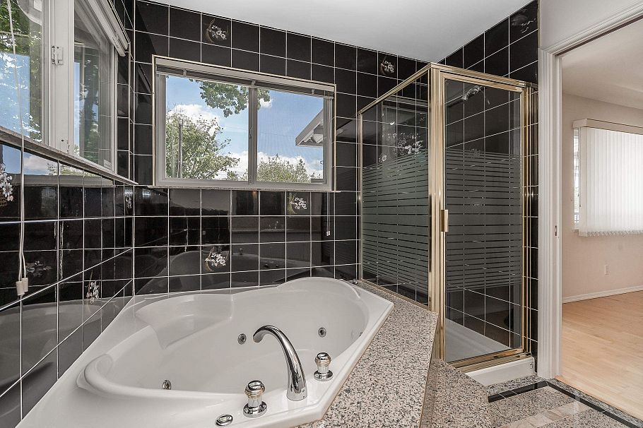 2304 Garden Drive Vancouver, BC - 28