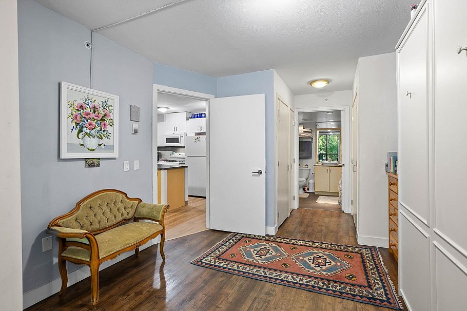 205 175 W 1st Street North Vancouver, BC - 17