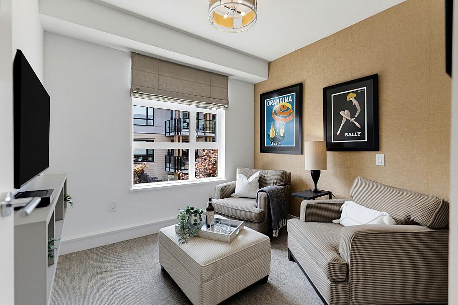 204 1055 Ridgewood Drive North Vancouver, BC - 26