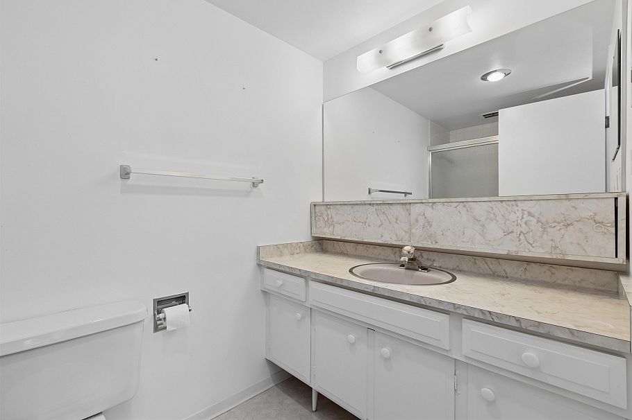 306 2055 Pendrell Street Vancouver, BC - 18