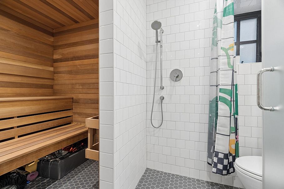 3363 W 15th Avenue Vancouver, BC - 9