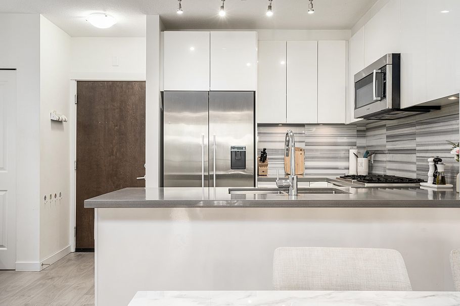 210 3168 Riverwalk Avenue Vancouver, BC - 9