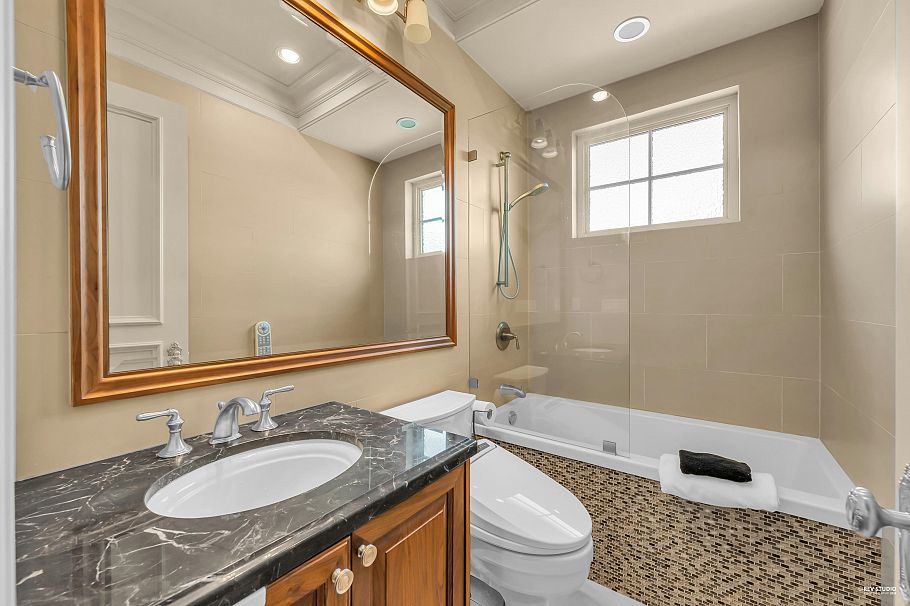 6963 Fremlin Street Vancouver, BC - 21