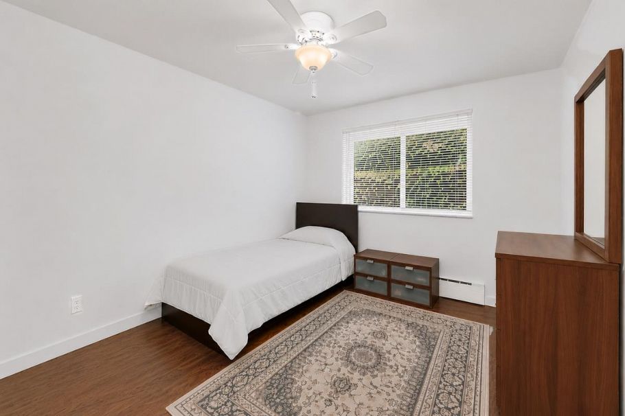 1 1420 Chesterfield Avenue North Vancouver, BC - 11