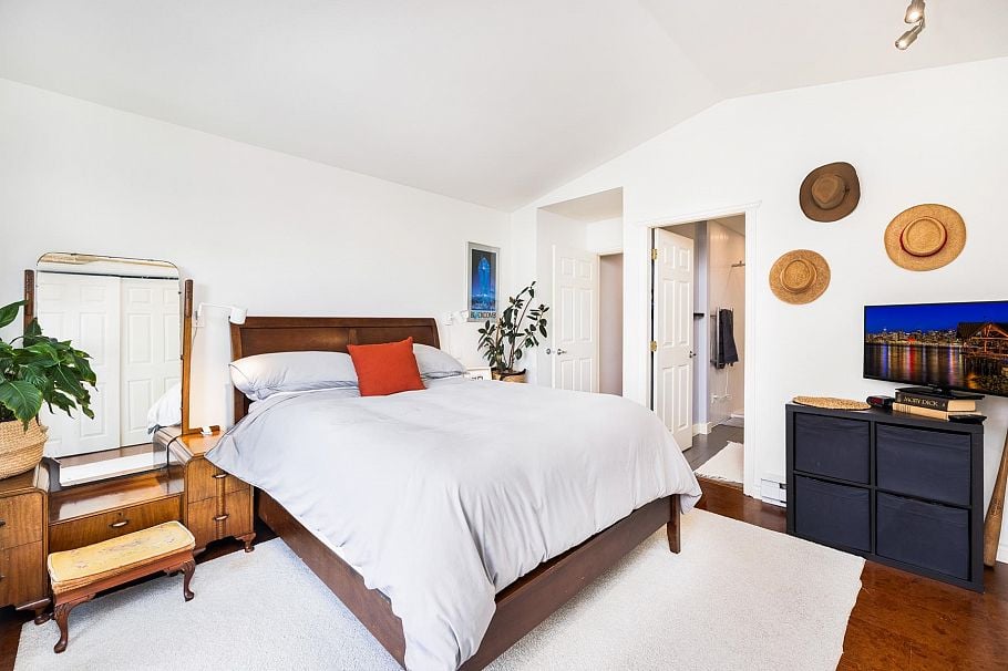 303 1528 Bowser Avenue North Vancouver, BC - 10