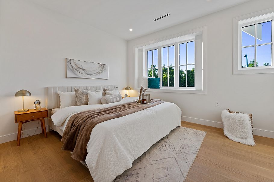 2578 E 4th Avenue Vancouver, BC - 17
