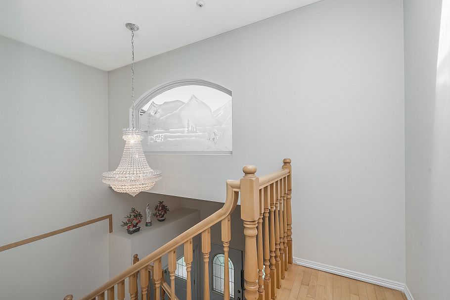 2304 Garden Drive Vancouver, BC - 21