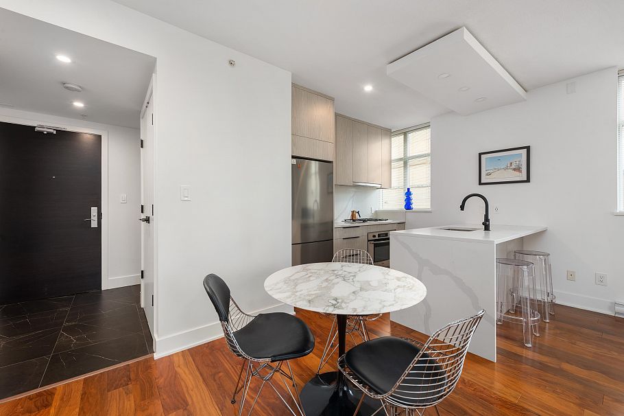 303 988 Richards Street Vancouver, BC - 3