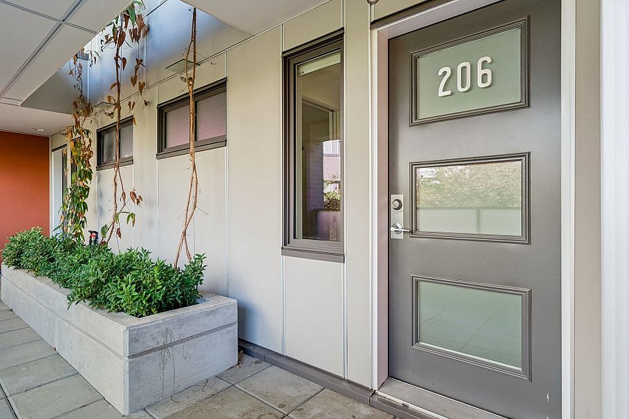 206 3456 Commercial Street Vancouver, BC - 4
