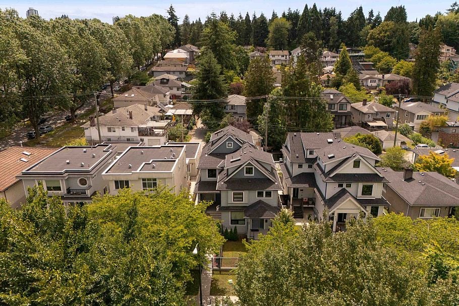 2196 E 19th Avenue Vancouver, BC - 19