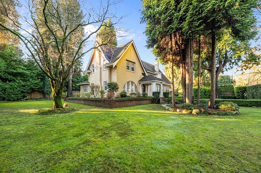 1516 Balfour Avenue Vancouver, BC - 1