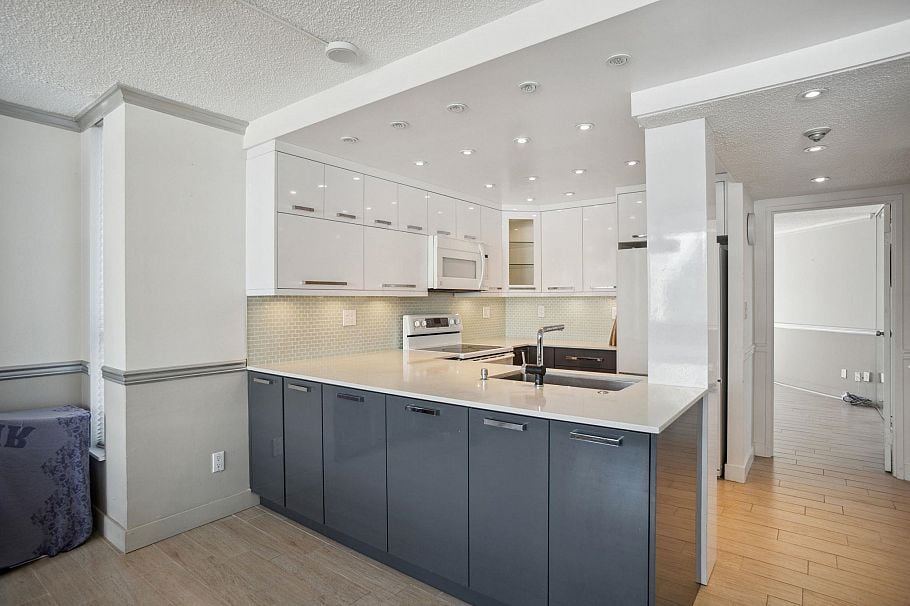 1270 Robson Street Vancouver, BC - 20