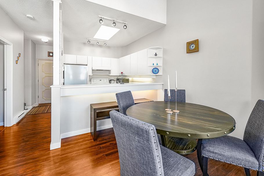 309 125 W 18th Street North Vancouver, BC - 7