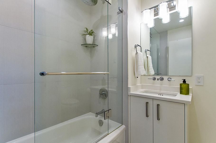 1829 W 13th Avenue Vancouver, BC - 19