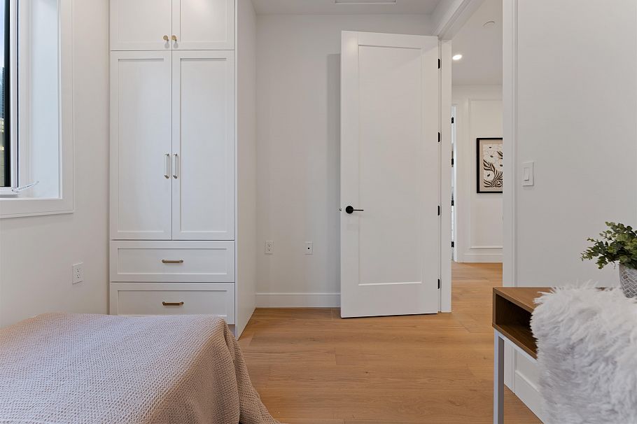 2578 E 4th Avenue Vancouver, BC - 20