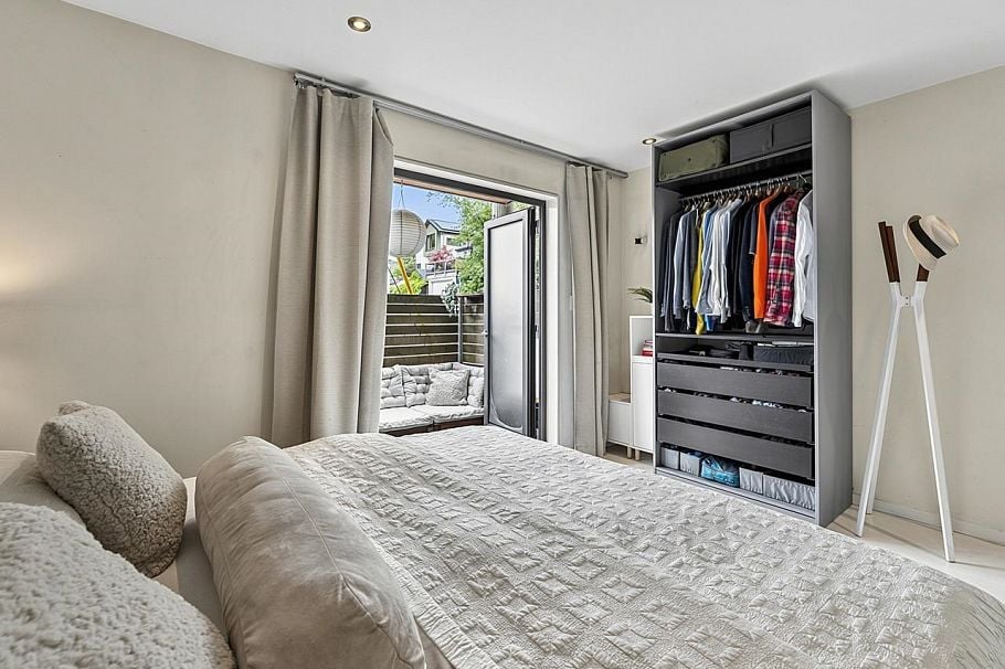 1557 E 20th Avenue Vancouver, BC - 26