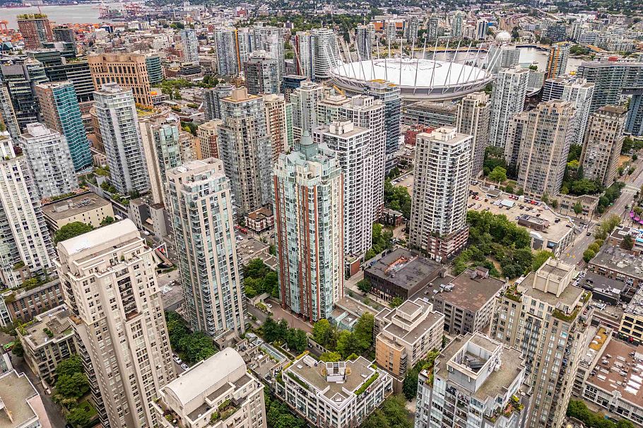 303 988 Richards Street Vancouver, BC - 24