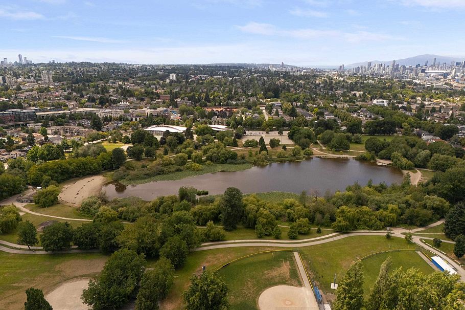 2196 E 19th Avenue Vancouver, BC - 25