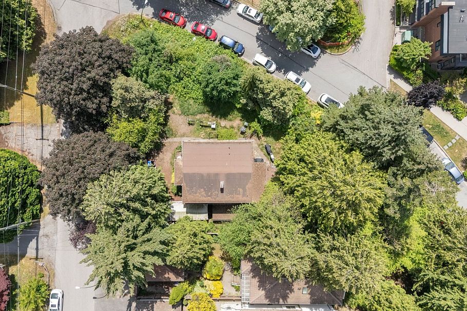 7957 Columbia Street Vancouver, BC - 2