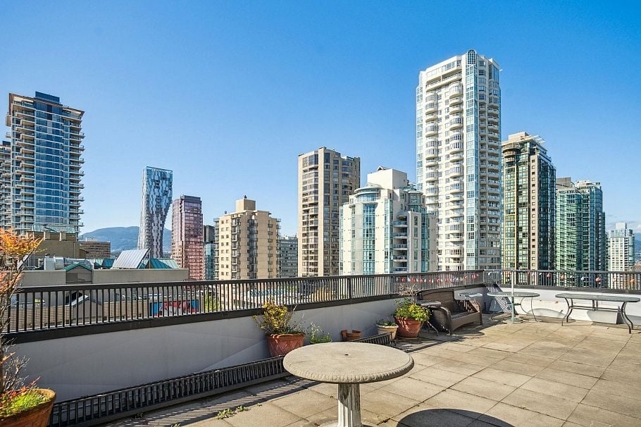 1270 Robson Street Vancouver, BC - 30