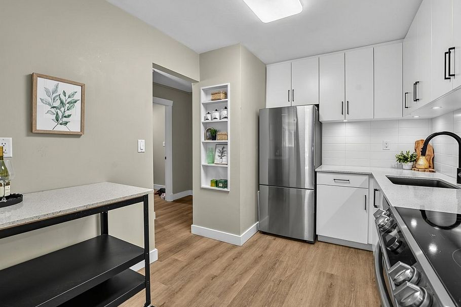 202 1750 Maple Street Vancouver, BC - 23